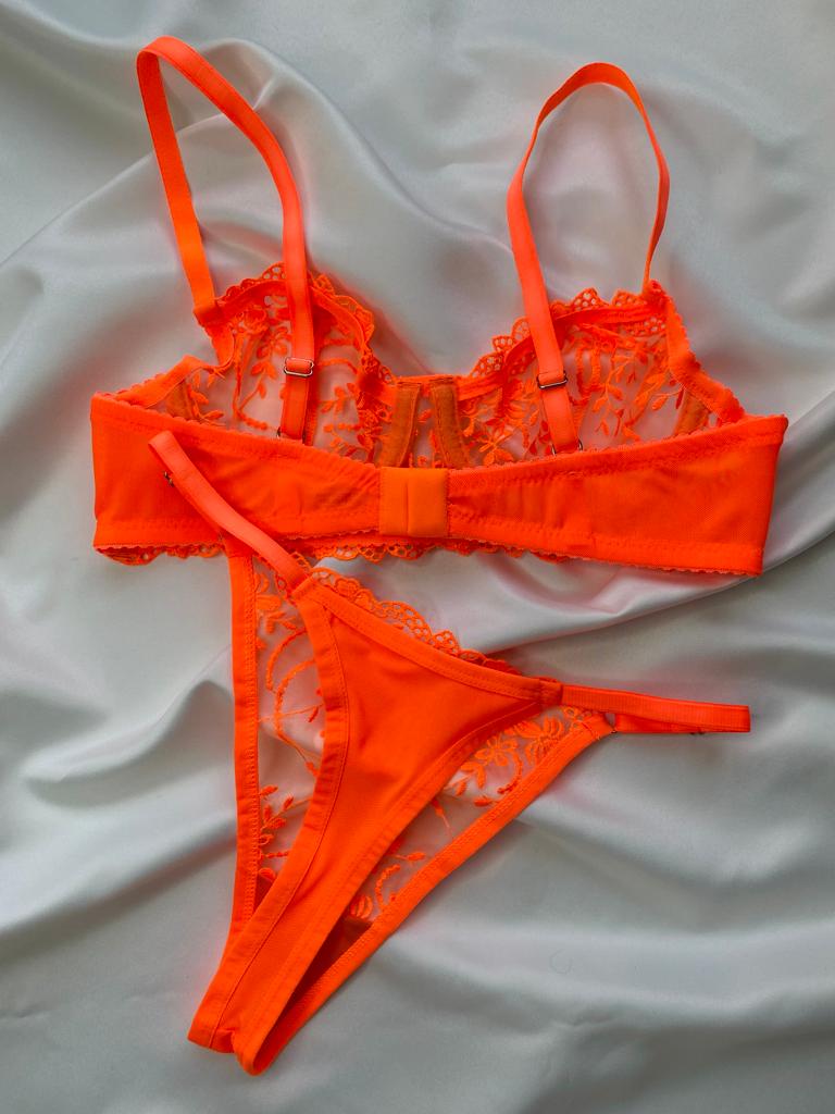 Turuncu Dantelli Bralet Tanga Takım
